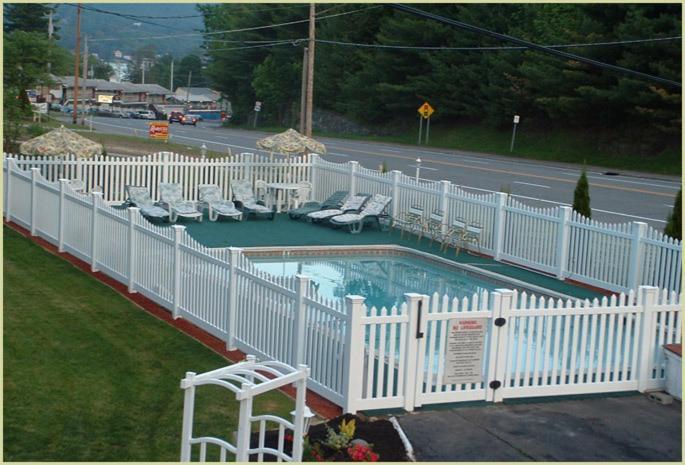 Seven Dwarfs Motel & Cabins Lake George Dış mekan fotoğraf