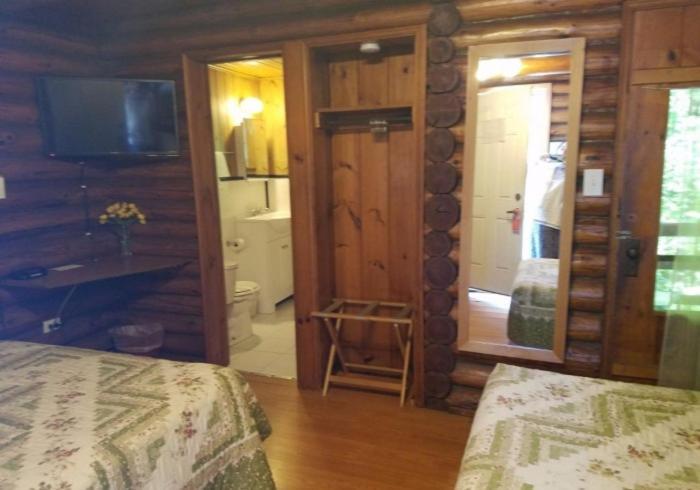 Seven Dwarfs Motel & Cabins Lake George Dış mekan fotoğraf